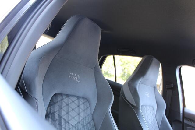 Volkswagen GOLF 1.5 eTSI 150Pk R-Line Business | Stoel/Stuurverwarming | 100% onderhouden