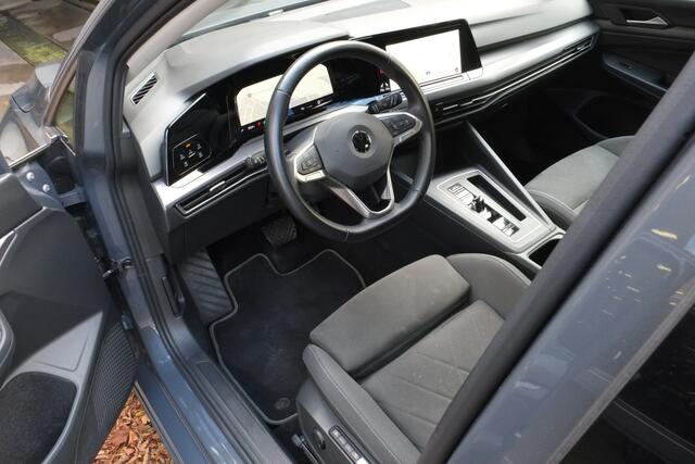 Volkswagen GOLF 1.5 eTSI Style AUT Trekhaak, Achteruitrijcamera, Navigatie, ACC, Dodehoek detectie