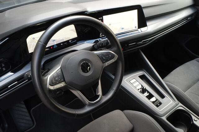 Volkswagen GOLF 1.5 eTSI Style AUT Trekhaak, Achteruitrijcamera, Navigatie, ACC, Dodehoek detectie