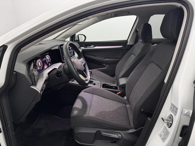 Volkswagen GOLF 1.5 TSI Life Business Clima, Apple carplay, Parkeersensoren, Stoelverwarming, Sfeerverlichting, Led, Keyless start, 2 jaar garantie