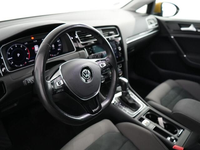 Volkswagen GOLF 1.5 TSI Highline | Standkachel | Stuur+stoel verwarming | LED | Pano | Virtual |