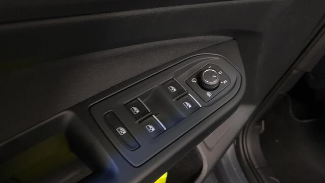 Volkswagen GOLF 1.5 eTSI 150pk DSG Style | Navigatie | Climate Control | Camera | Parkeer sensoren | 18" LMV| Led | Keyless entry | Stoelverwarming