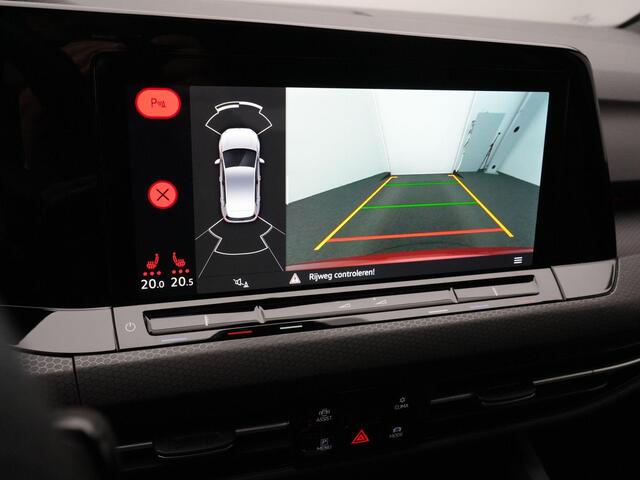 Volkswagen GOLF 2.0 TSI GTI | Panoramadak | IQ Light | Head-up display | Sportonderstel | 19 inch