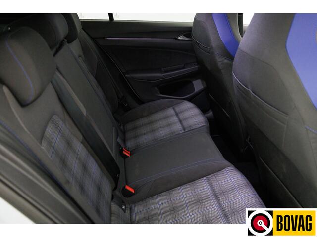 Volkswagen GOLF 1.5 eHybrid GTE Black Style 272 PK | IQ Led | Elec. trekhaak | Headup | Stoel- & stuurverw. | PDC V + A, Camera, App. connect, Navigatie, 131 KM actieradius (WLTP)