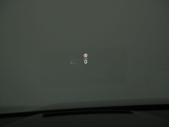 Volkswagen GOLF 1.5 eTSI 150 pk DSG | Edition 50 Anniversary | Panoramadak | Rondomzicht camera | Stoelverwarming | IQ Light | Head-up display | 18 inch