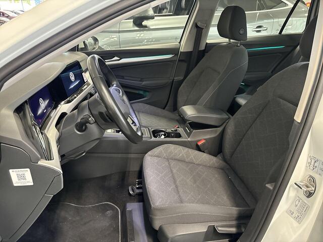 Volkswagen GOLF Variant 1.0 eTSI 110pk DSG Life · Camera · Elek.Trekhaak · Apple/Android Car Play · Navigatie · Sfeerverlichtiing · 16'' Inch · Garantie t/m 08-06-2027 of 100.000km