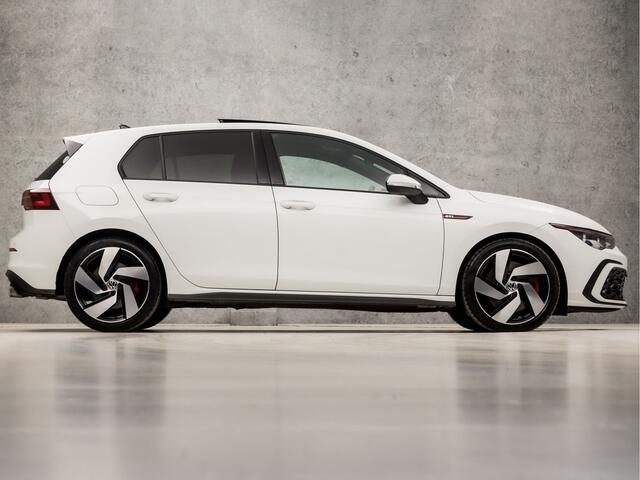 Volkswagen GOLF 2.0 TSI GTI 245Pk Automaat (SCHUIFDAK, APPLE CARPLAY, GROOT NAVI, DYNAMISCHE KNIPPERLICHTEN, SFEERVERLICHTING, STUUR/STOELVERWARMING, ALCANTARA, KEYLESS, MATRIX LED KOPLAMPEN, NIEUWSTAAT)