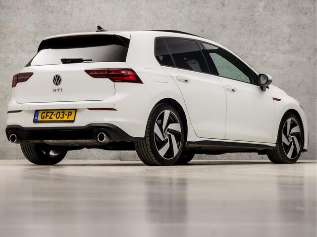 Volkswagen GOLF 2.0 TSI GTI 245Pk Automaat (SCHUIFDAK, APPLE CARPLAY, GROOT NAVI, DYNAMISCHE KNIPPERLICHTEN, SFEERVERLICHTING, STUUR/STOELVERWARMING, ALCANTARA, KEYLESS, MATRIX LED KOPLAMPEN, NIEUWSTAAT)
