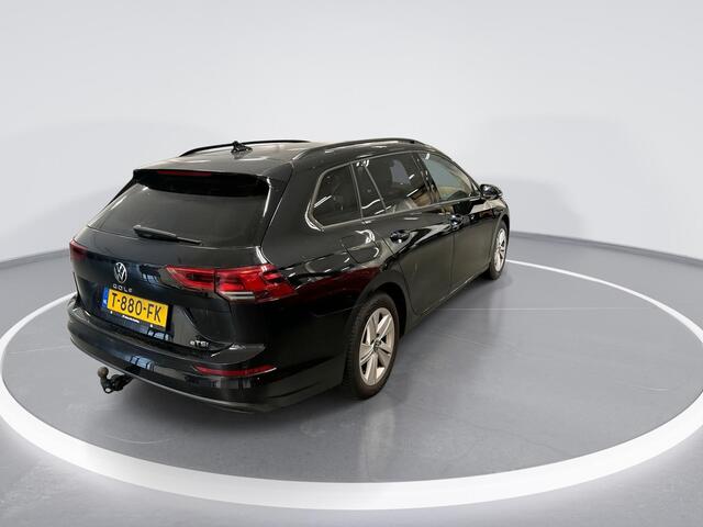 Volkswagen GOLF Variant 1.0 eTSI 110pk DSG Life · Apple/Android Car Play · Camera · Elek. Trekhaak · Navigatie · P-Sensoren · Sfeerverlichting · 16'' Inch · Garantie t/m 12-06-2027 of 100.000km