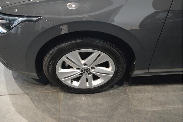 Volkswagen GOLF 2.0 TDI DSG Life Apple Carplay clima pdc 16 inch !!