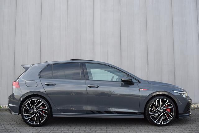 Volkswagen GOLF 2.0 TSi 300pk GTI Clubsport Panoramadak | IQ LED | Virtual | Sfeerverlichting | Carplay | Velours