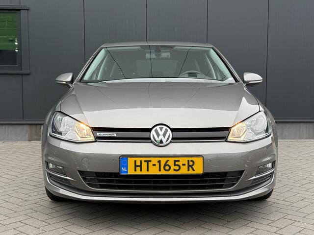 Volkswagen GOLF 1.0 TSI Business Edition Connected 116 PK | Inclusief 1 jaar garantie | Origineel NL | NAP | Navigatie | Cruise control | Climate control | Camera | Parkeersensoren | Lichtmetalen velgen | Sportstoelen | Metallic lak | DAB | All season banden | Spiegelpak