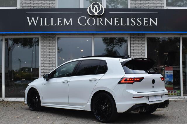 Volkswagen GOLF 2.0 TSI 4Motion R Performance Akra Pano DCC HUD Harman/Kardon Memory