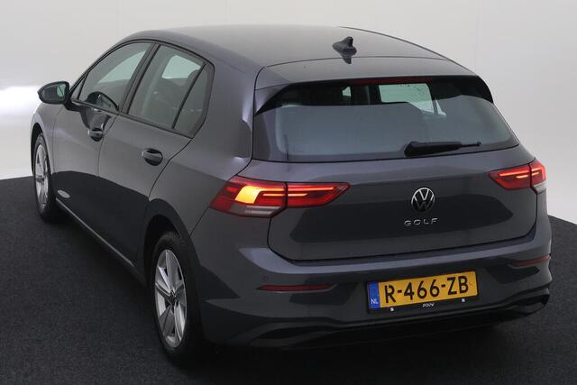Volkswagen GOLF 1.0 TSI Life / FABRIEKSGARANTIE T/M 1-2027/ PARK. SENSOREN/ NAVI/ 16" LMV