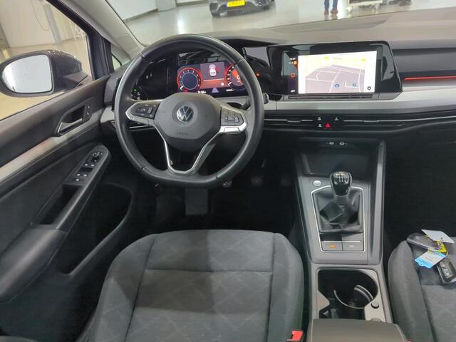 Volkswagen GOLF 1.0 TSI Life / FABRIEKSGARANTIE T/M 1-2027/ PARK. SENSOREN/ NAVI/ 16" LMV