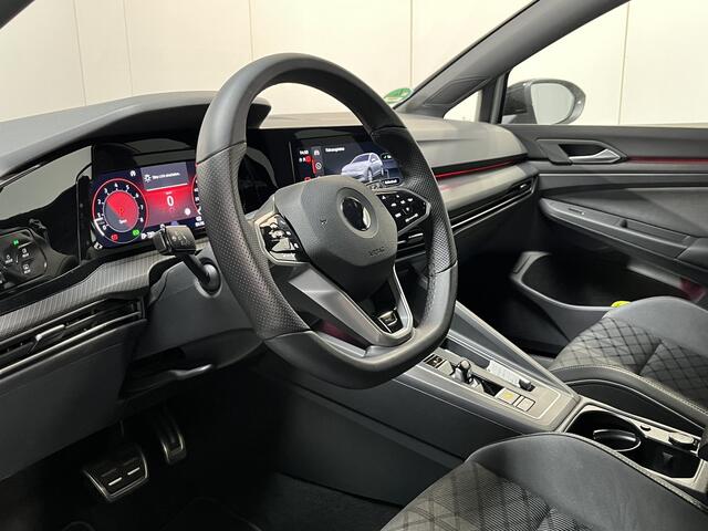 Volkswagen GOLF 1.5 eTSI R-Line / AUTOMAAT/ 2X R-LINE/ PARK. SENSOREN/ DODE HOEK/ IQ. LIGHT/ DIGITAL DASHBOARD/ ADAPT. CRUISE/ APP CONNECT/ NAVI/ CLIMA/ DAB/ 18" LMV
