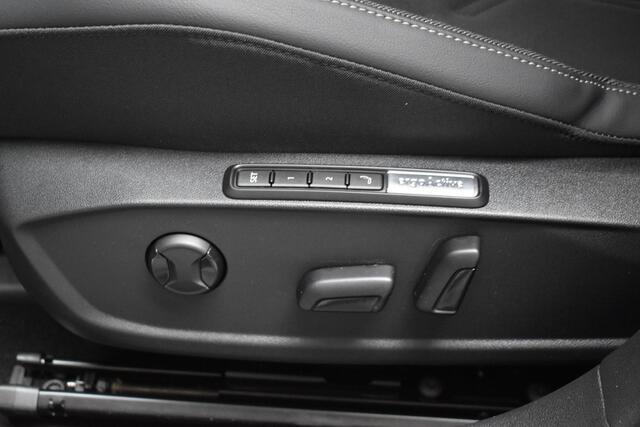 Volkswagen GOLF 1.5 eTSI Edition 50 Pano/Trekhaak/navi/ harman kardon/head-up/Automaat