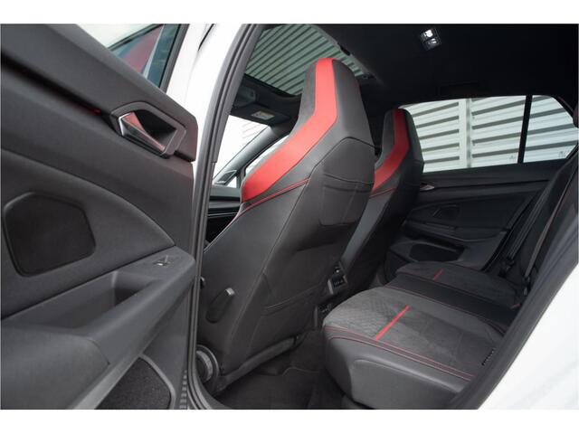 Volkswagen GOLF 2.0 TSI GTI Clubsport IQ Ligt Panoramadak Harman/Kardon Dodehoek Keyless Stuurverw.