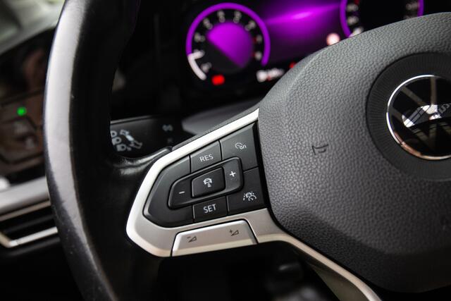 Volkswagen GOLF 1.5 TSI Style , Panoramadak, Trekhaak, Carplay,