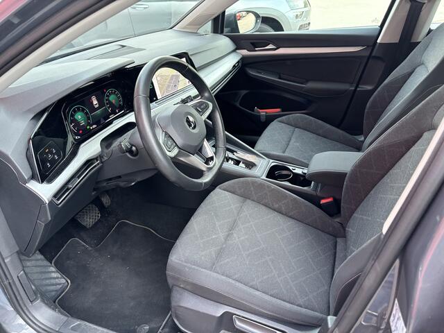 Volkswagen GOLF Variant 1.0 eTSI Life AUTOMAAT / TREKHAAK / FULL LED / CARPLAY / SFEER VERLICHTING / NAVI / CLIMA / PDC / NL-AUTO