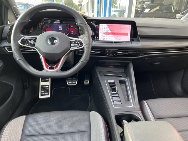 Volkswagen GOLF 2.0 TSI GTI / AUTOMAAT/ GARANTIE TM 01-2027/ PANO/ HARMAN-KARDON/ STANDKACHEL/ CAMERA/ HEAD-UP DISPLAY/ DODE HOEK/ MEMORY SEATS/ STOELVERWARM. V EN A/ STOEL VENTILATIE/ KEYLESS/ APP CONNECT/ NAVI