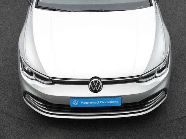 Volkswagen GOLF 1.0 eTSI 110 pk DSG Life | Stuur-/stoelverwarming | Achteruitrijcamera | Navigatie | Adaptive Cruise