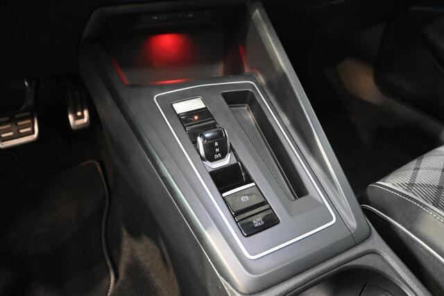 Volkswagen GOLF 1.5 eTSI R-Line Automaat Adaptief Navigatie Caplay LED Rijklaarprijs Inruil Mogelijk!