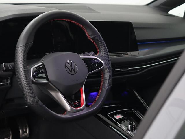 Volkswagen GOLF 2.0 TSI GTI | Carplay | Sfeerverlichting | LED Plus | Sportstoelen | Parkeerhulp | Cruise control | Digital Cockpit | Climate control