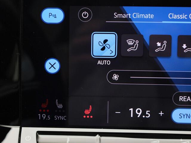 Volkswagen GOLF 1.5eTSI/150PK R-Line Blackstyle DSG · Panoramadak · Camera + Parkeersensoren · Apple Car Play · Garantie tot februari 2026