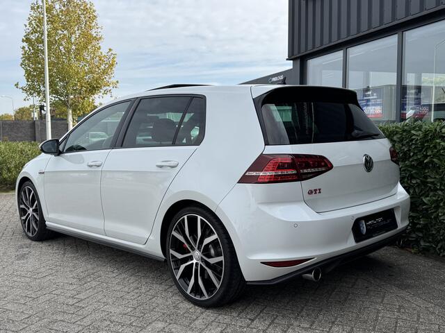 Volkswagen GOLF 7 GTI Performance 2.0 TSI 230pk DSG / Aut. Panormadak Dynaudio Camera 19" 108dkm NL Auto!!