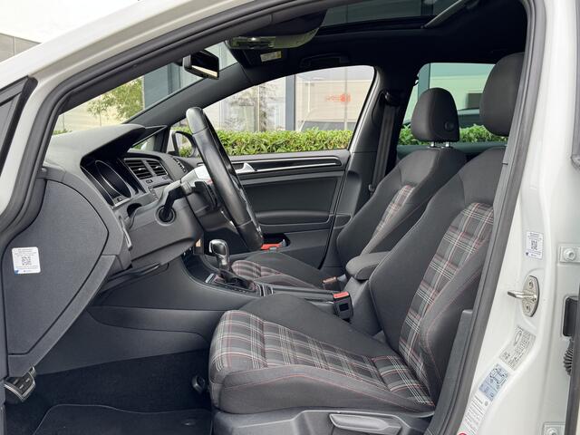 Volkswagen GOLF 7 GTI Performance 2.0 TSI 230pk DSG / Aut. Panormadak Dynaudio Camera 19" 108dkm NL Auto!!
