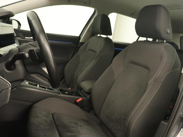 Volkswagen GOLF 1.4 eHybrid Style | Massage | Carplay | Memory | Navigatie | Adaptive cruise | Parkeerhulp | Sfeerverlichting | Full LED | PHEV | Plug In