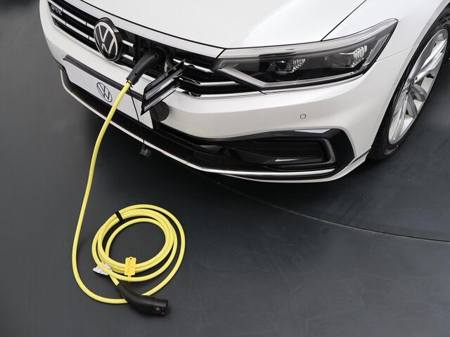 Volkswagen GOLF 1.0 TSI Life | 110 PK | Multifunctioneel stuurwiel | Cruisecontrol | Stoelverwarming | Achteruitrijcamera |