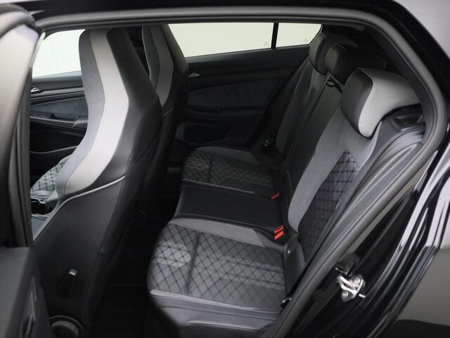 Volkswagen GOLF 1.5 eTSI 130pk DSG R-Line · Camera · Apple/Android Car Play · Stoel & Stuurwiel verwarming · Trekhaak ·