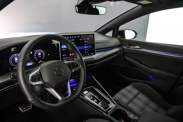 Volkswagen GOLF GTE 1.5 eHybrid 272pk DSG Automaat Black Style, Adaptive cruise control, LED matrix koplampen, Navigatie, Achteruitrijcamera, Stoelverwarming, Stuurwiel verwarmd