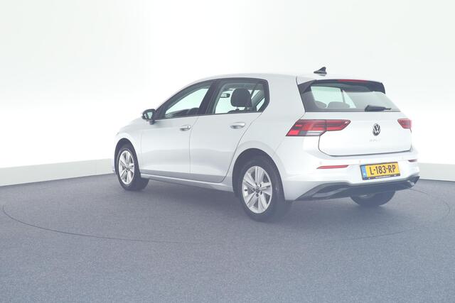 Volkswagen GOLF 1.0 TSI 110pk Life Navigatie Cruise Control Parkeersensoren