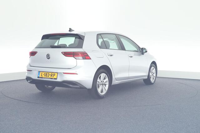 Volkswagen GOLF 1.0 TSI 110pk Life Navigatie Cruise Control Parkeersensoren
