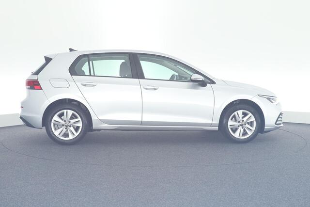 Volkswagen GOLF 1.0 TSI 110pk Life Navigatie Cruise Control Parkeersensoren