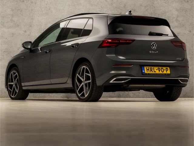 Volkswagen GOLF 1.5 eTSI Sport 150Pk Automaat (SCHUIFDAK, APPLE CARPLAY, HEAD-UP DISPLAY, MEMORY SEATS, IQ LIGHT, ALCANTARA, SFEERVERLICHTING, STOELVERWARMING, CAMERA, GETINT GLAS, NIEUWSTAAT)