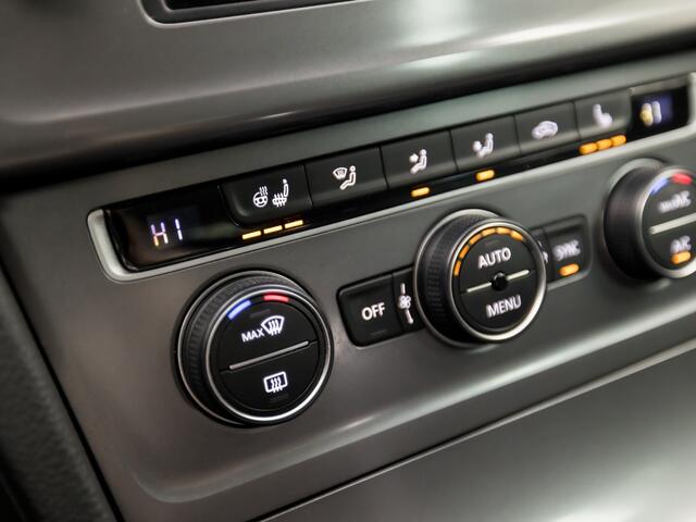 Volkswagen GOLF Variant 1.4 TSI Sportline 150Pk Automaat (NAVIGATIE, CLIMATE, CRUISE, STOEL/STUURVERWARMING, SPORTSTOELEN, GETINT GLAS, TREKHAAK, PARKEERSENSOREN, NIEUWE APK, NIEUWSTAAT)