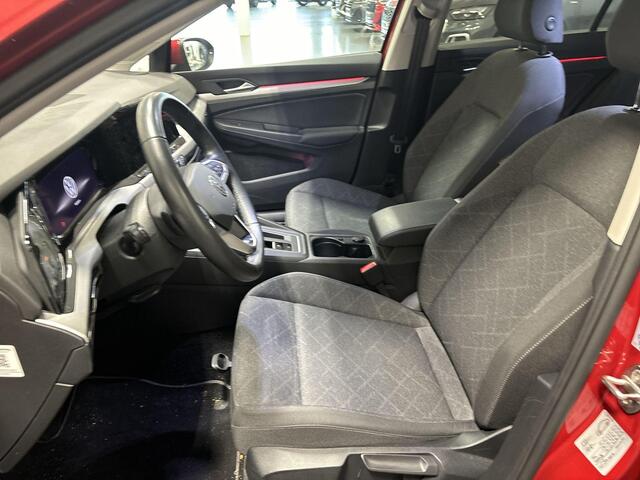 Volkswagen GOLF 1.0 110pk DSG eTSI Life · Apple/Android Car Play · Navigatie · P-Sensoren · Sfeerverlichting · Getint Glas · 16'' Inch · Garantie t/m 17-04-2027 of 100.000km