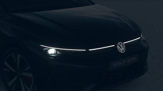 Volkswagen GOLF 1.5 eHybrid GTE 272 pk | Panorama dak | Stoel/Stuur verwarming | 360* Camera | Schuif/Kantel dak | Adaptive cruise controler | Keyless start | Apple CarPlay/Android Auto | Draadloze telefoonlader | IQ.Lights | Climate controle | Parkeersensoren V+A | Navi