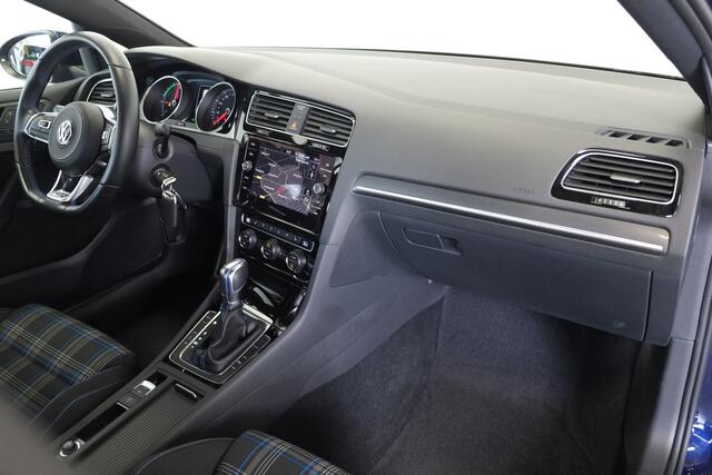 Volkswagen GOLF 1.4 TSI PHEV GTE / LED / ACC / CarPlay / Standkachel