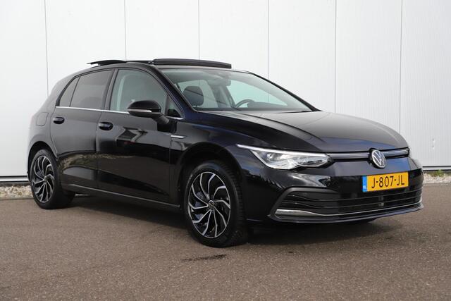 Volkswagen GOLF 1.5 TSI Style 131PK Panoramadak 17 inch LMV LED Carplay Android Navigatie Adaptive Cruise Rijstrooksensor Parkeersensor ErgoActive