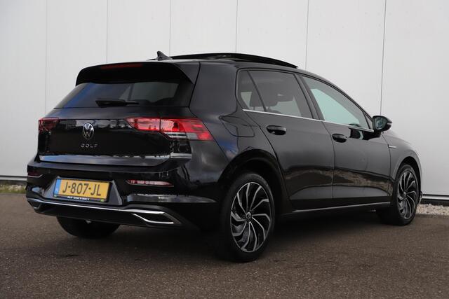 Volkswagen GOLF 1.5 TSI Style 131PK Panoramadak 17 inch LMV LED Carplay Android Navigatie Adaptive Cruise Rijstrooksensor Parkeersensor ErgoActive