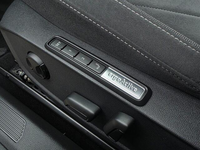 Volkswagen GOLF 1.4 eHybrid Style *Trekhaak & ACC*