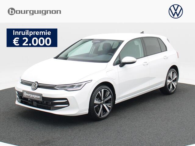 Volkswagen GOLF Life Edition 1.5 eHybrid 204 PK | Trekhaak | Adaptive Cruise Control | Stoelverwarming | 18" Lichtmetalen Velgen |