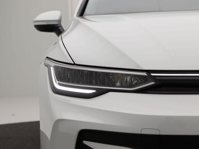 Volkswagen GOLF Life Edition 1.5 eHybrid 204 PK | Trekhaak | Adaptive Cruise Control | Stoelverwarming | 18" Lichtmetalen Velgen |