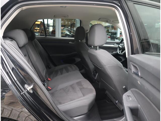 Volkswagen GOLF 1.5 TSI Life Business / LED