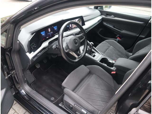 Volkswagen GOLF 1.5 TSI Life Business / LED